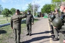 На базе Николаевского полка Нацгвардии начались специальные сборы с экипажами БТР Южного ОТО